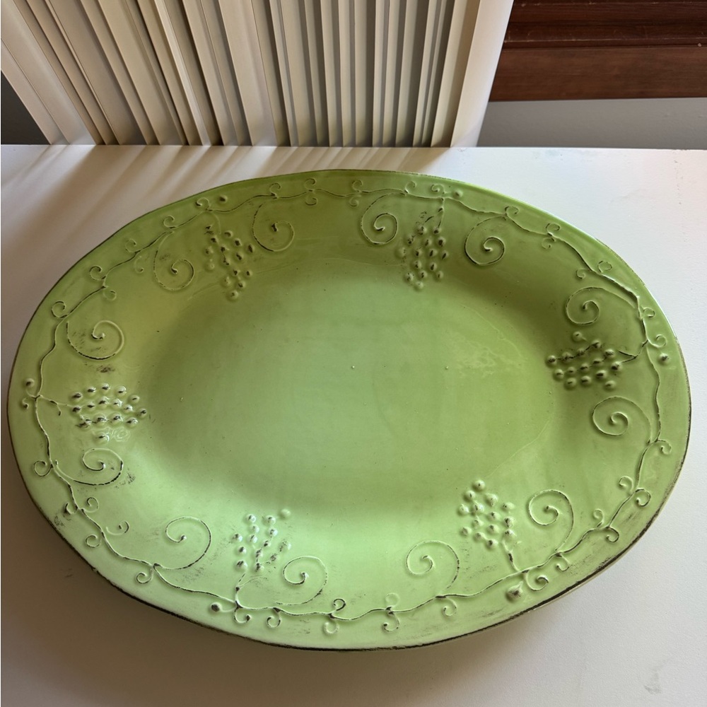 Maioliche M Jessica Made‎ in Italy Celery Green Embossed Ceramic Platter
